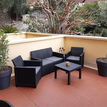 Le Garavan, Superbe Studio Vue Mer Et Vieux Menton Exterior photo