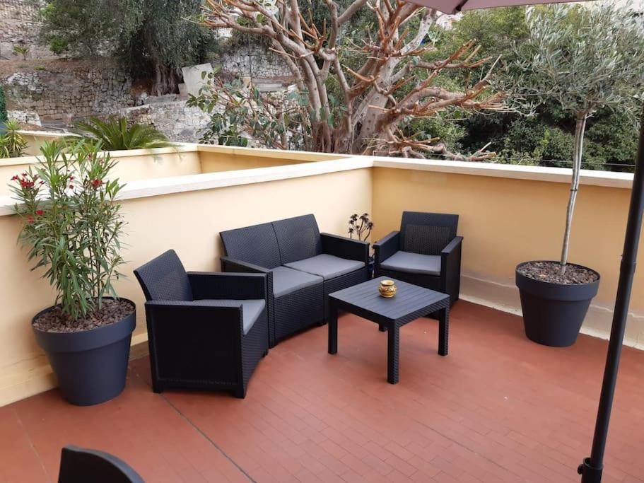 Le Garavan, Superbe Studio Vue Mer Et Vieux Menton Exterior photo