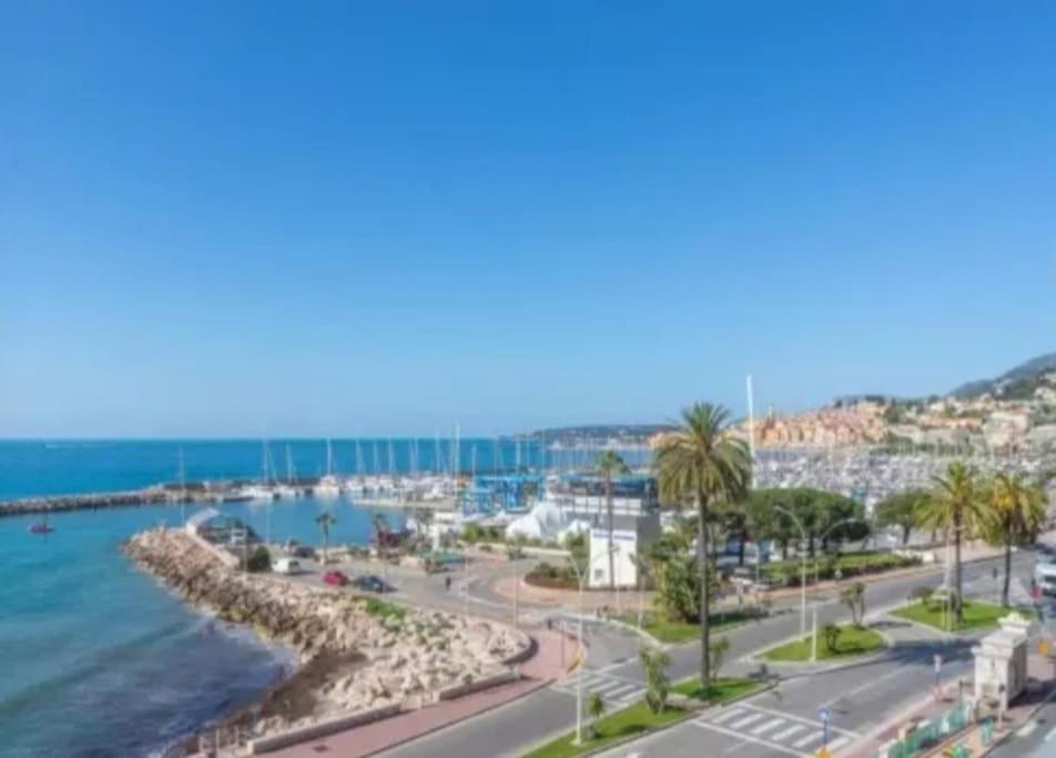 Le Garavan, Superbe Studio Vue Mer Et Vieux Menton Exterior photo